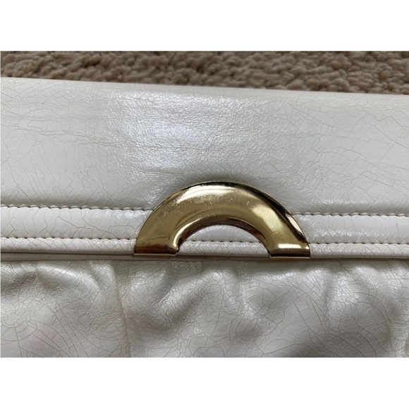 Rare Vintage Stocko Cream Clutch With Gold Accents Snap Close And Cracked Design - Picture 3 of 7